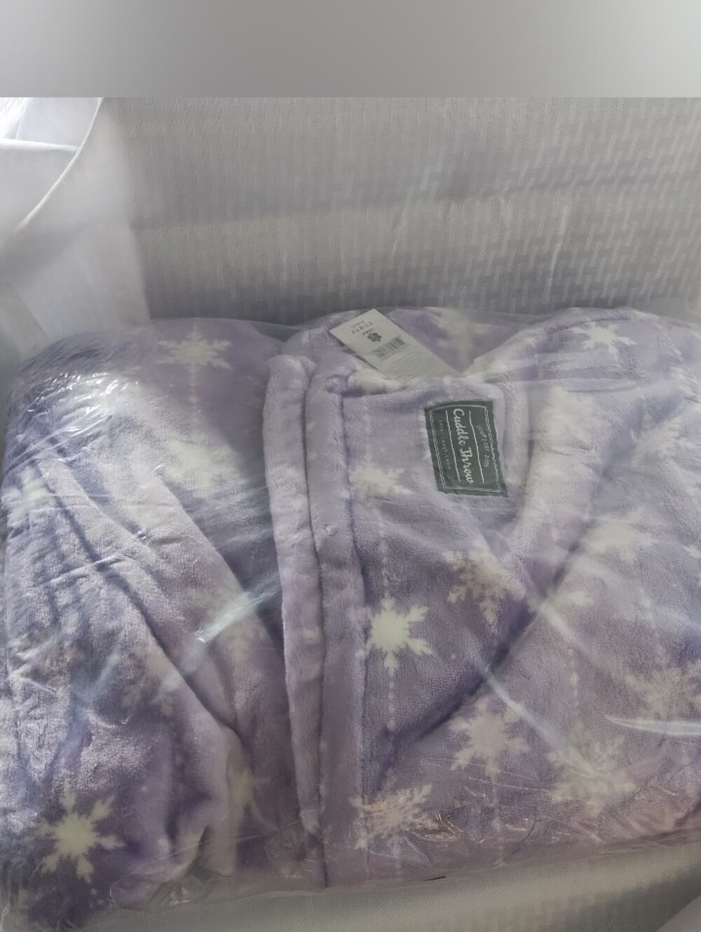 NWT Lug Snowflake Sugarplum cuddle throw Blanket